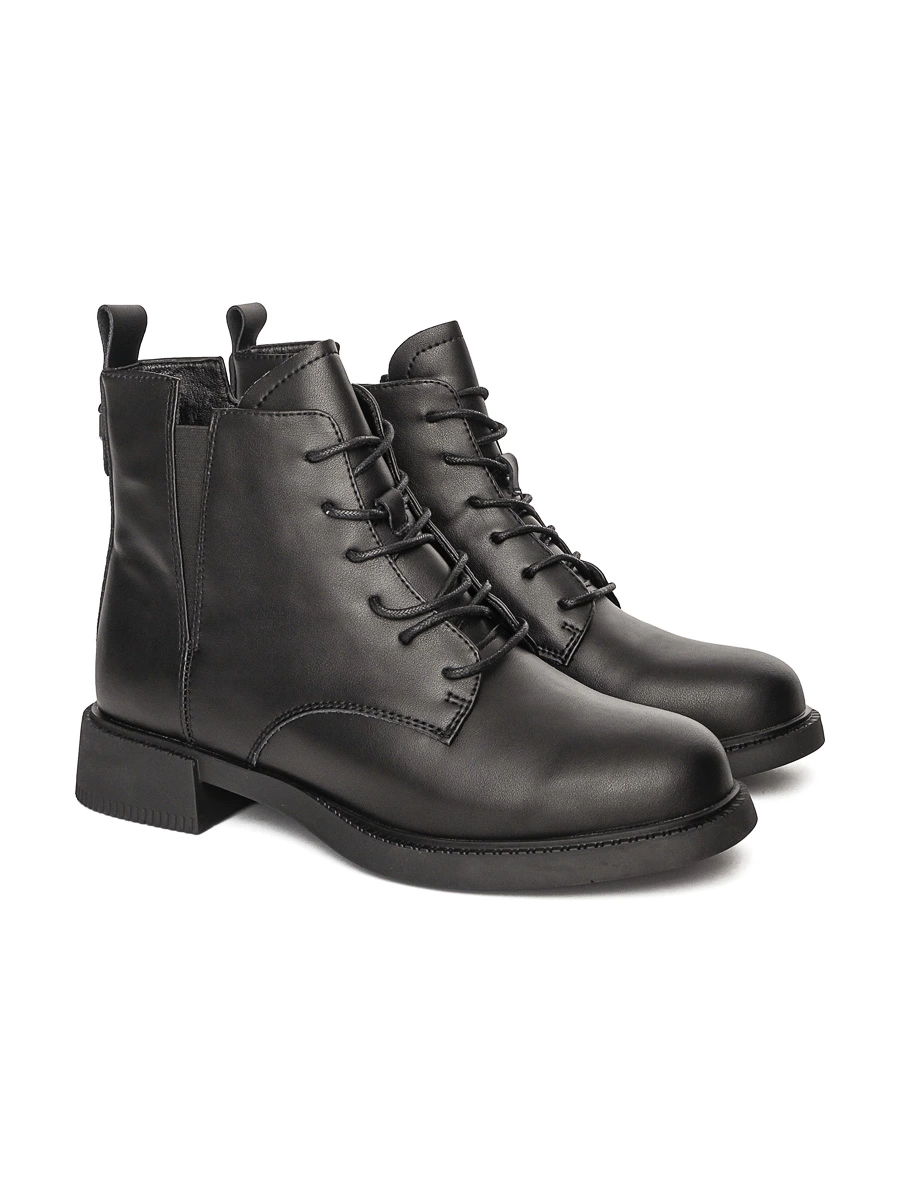 Ботинки черного цвета со шнуровкой и эластичной вставкой
